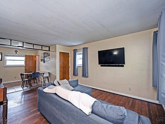 3rd image of 6910 Rutherford Ct