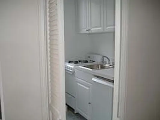 Rented by Eric Goodman Realty Corp | media 21