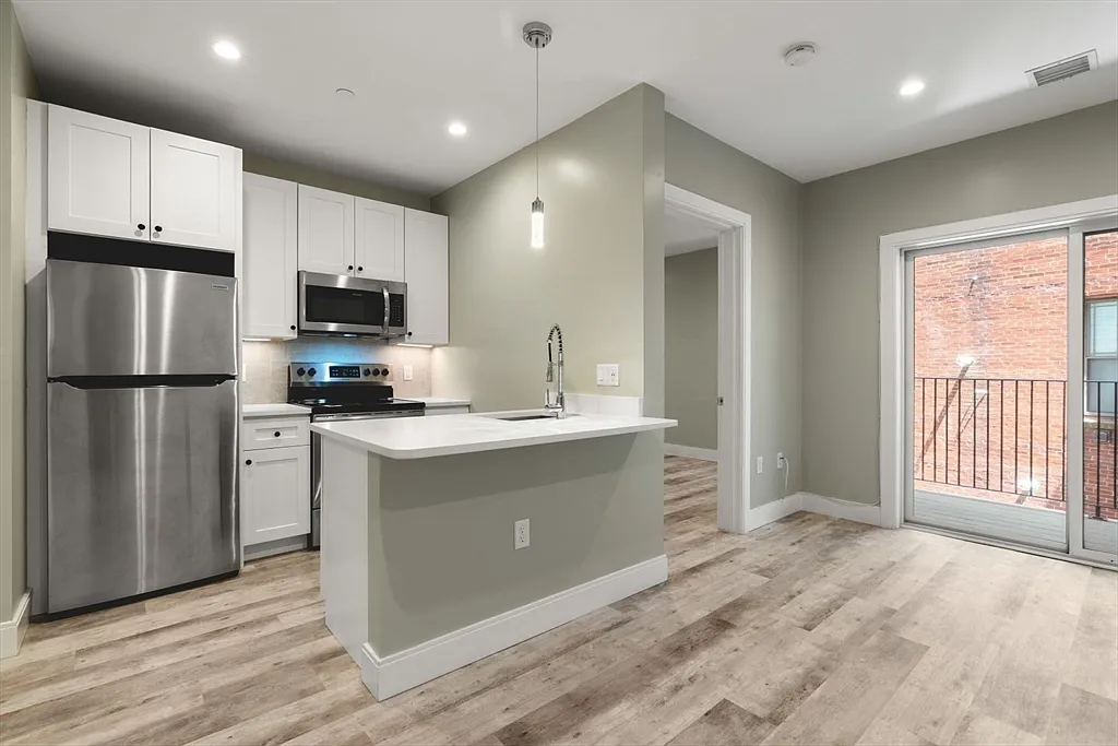 1 bed, 500 sqft, $3,000 — Photo 2