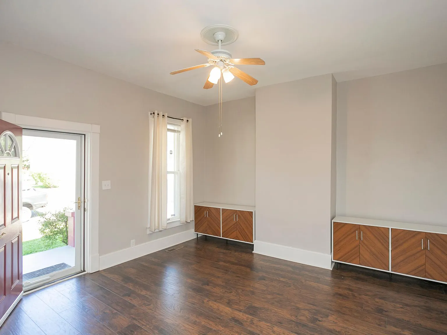 2 bed, 1091 sqft, $2,350 — Photo 2