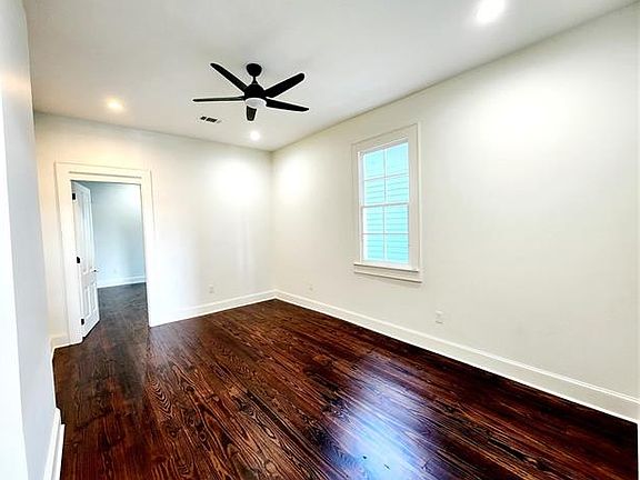 4th image of 1432 Louisa St
