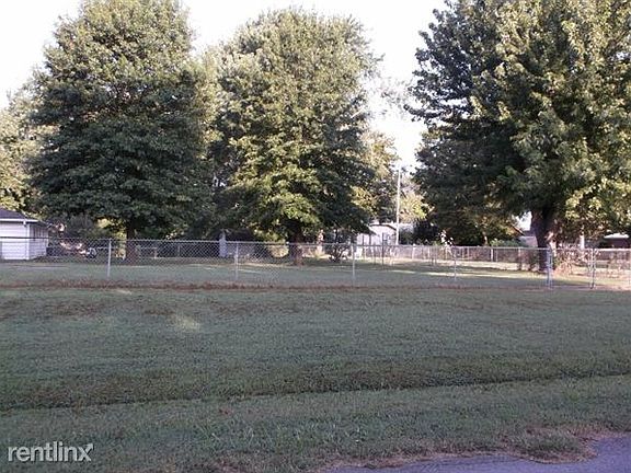 Back yard 707 NE 9th
