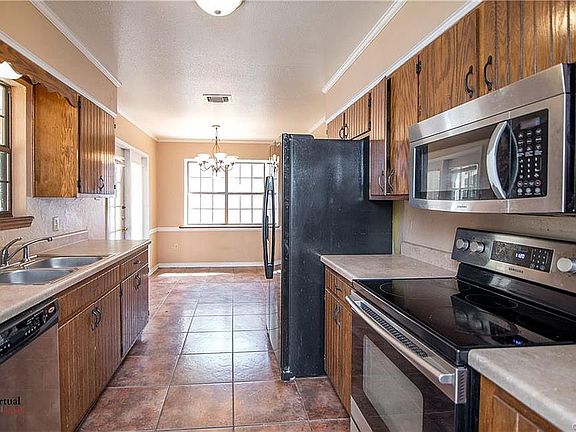 Kitchen w/Breakfast Nook