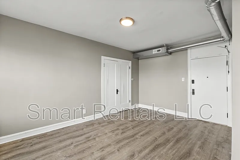 Studio, 1.0 bath, 700 sqft, $699 — Photo 4
