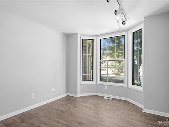 3rd image of 1688 Lexington Dr