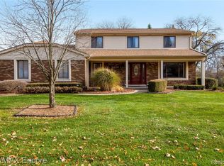 5226 Hertford Dr, Troy, MI