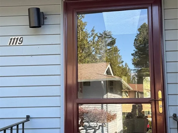 1119 S 249th Place, Des Moines, WA 98198