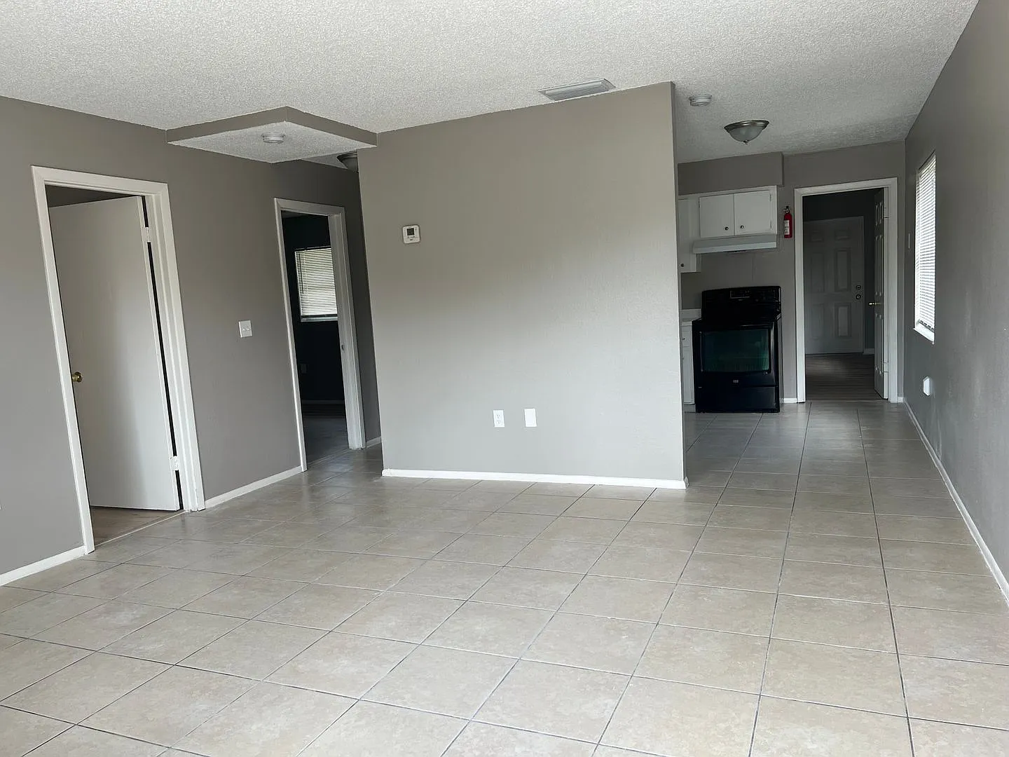 3 bed 2 bath duplex — Photo 4