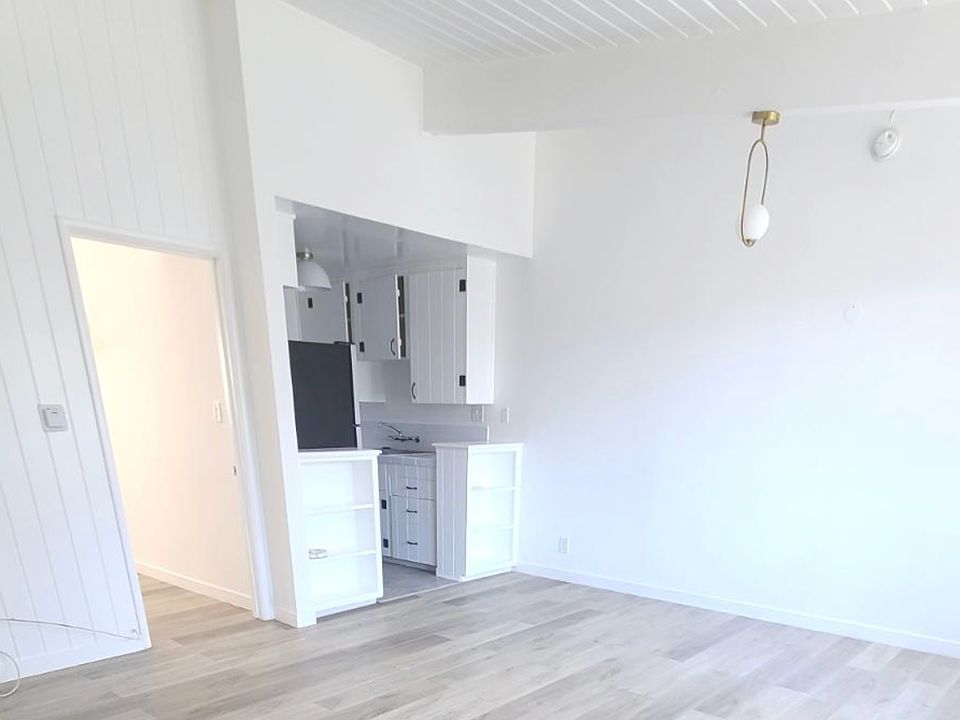 1st image of 1246 N Sweetzer Ave #15
