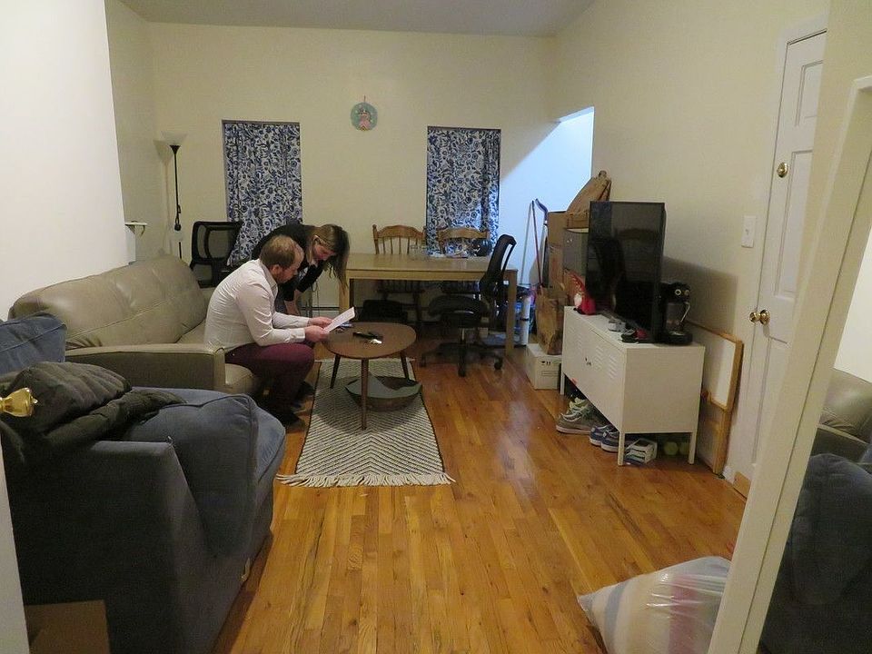 1st image of 536 Lafayette Ave APT 4