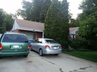 1730 Potter Rd, Park Ridge, IL 60068