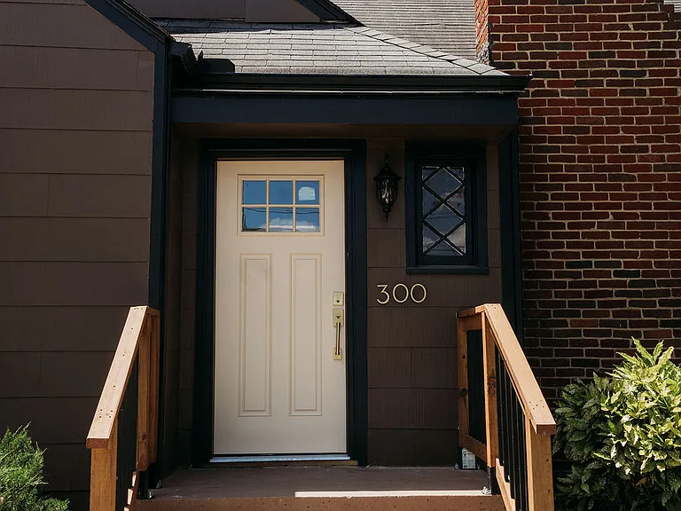 300 Osborne Dr — Photo 5