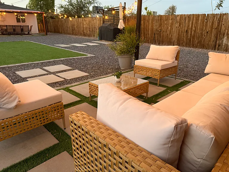 2065 E Don Carlos Ave — Photo 8