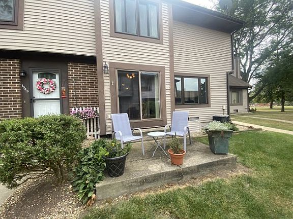3rd image of 1547 Timberwood Ct #36