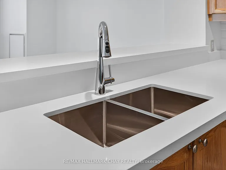 2 Toronto St #1205 — Photo 8