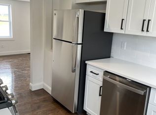 162 Perry St #2F, Stoughton, MA 02072