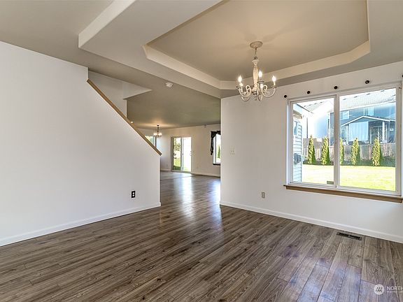 4th image of 21027 115th Street E