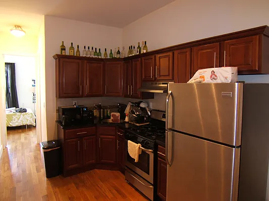 Rented by Joel Weisz, LREB | media 3