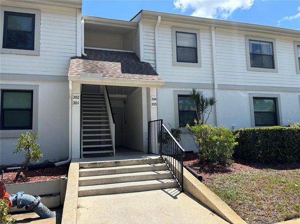 204 Meadow Ln #204