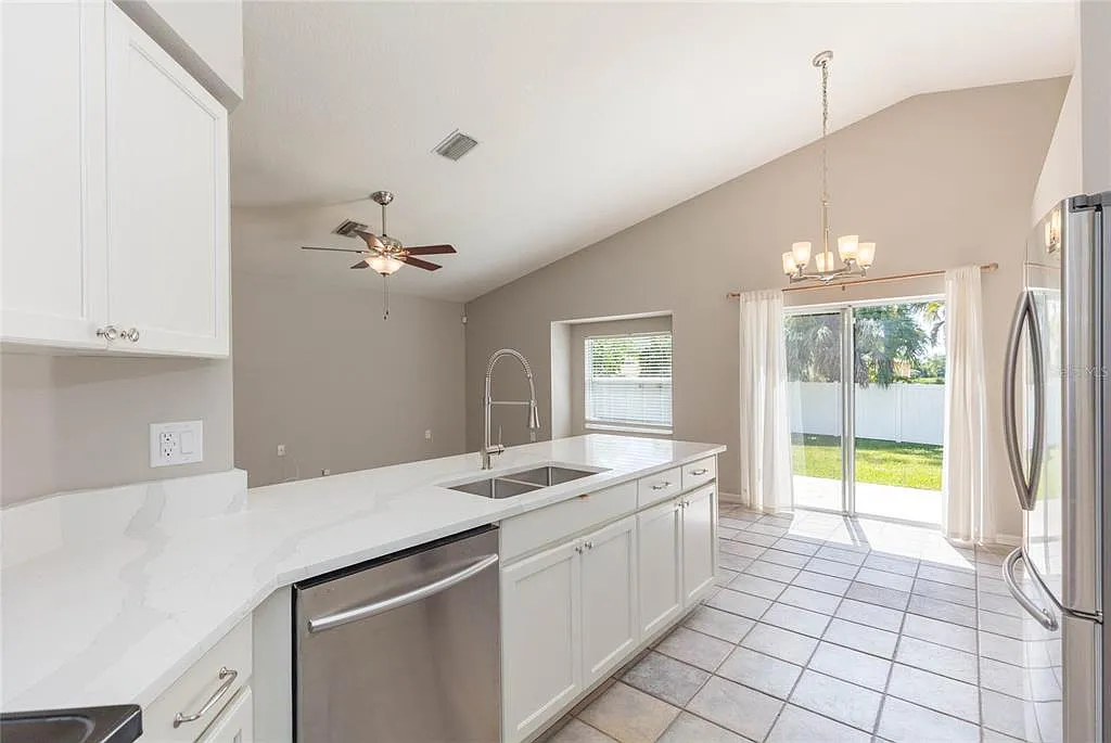 3 bed, 2.0 bath, 1476 sqft, $2,450 — Photo 1