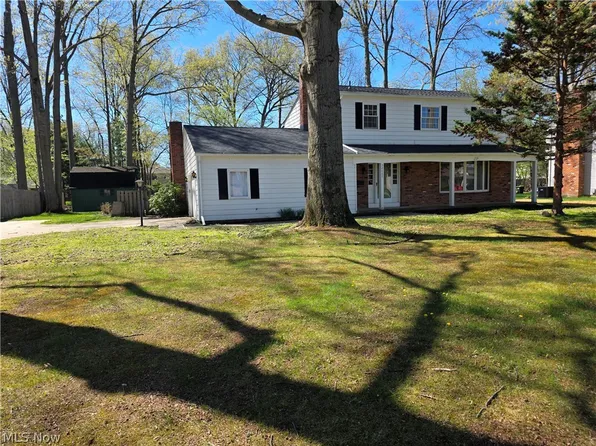 32667 Carriage Ln, Avon Lake, OH 44012