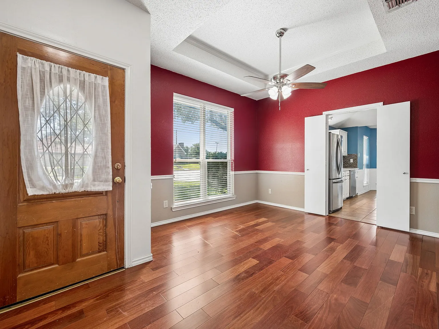 3 bed, 1714 sqft, $2,700 — Photo 2