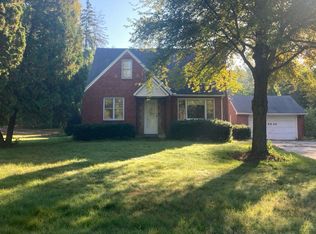 6644 Douglas Rd, Lambertville, MI 48144