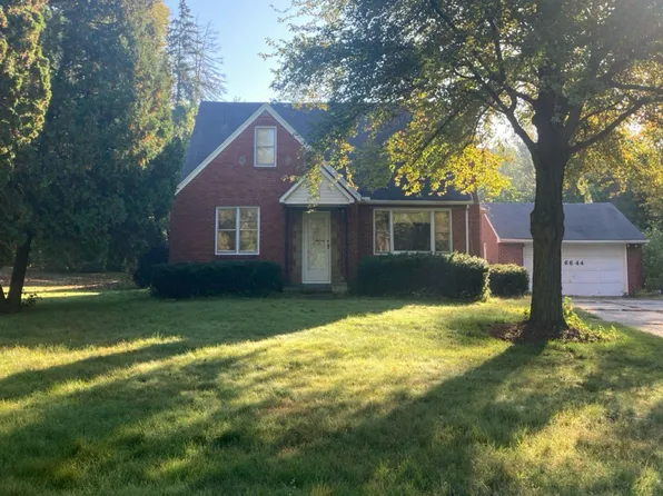 6644 Douglas Rd, Lambertville, MI 48144
