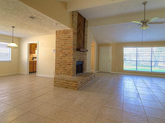 5th image of 10430 Den Oak Dr