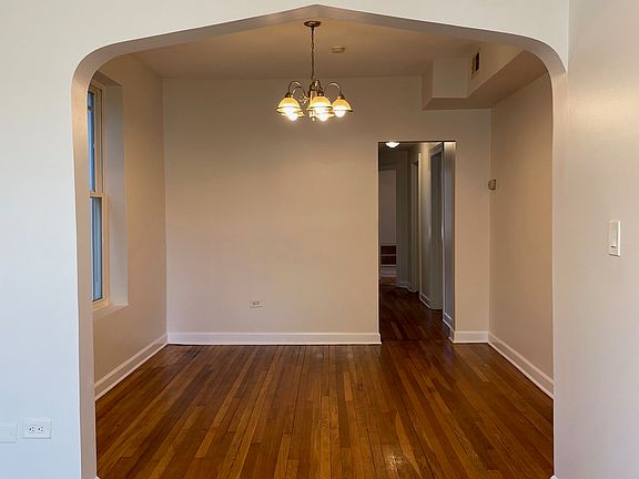 2nd image of 3406 W Walnut St #1W