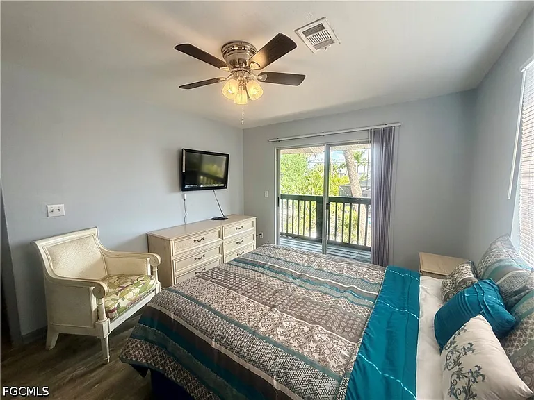 200 Mid Island Dr — Photo 9
