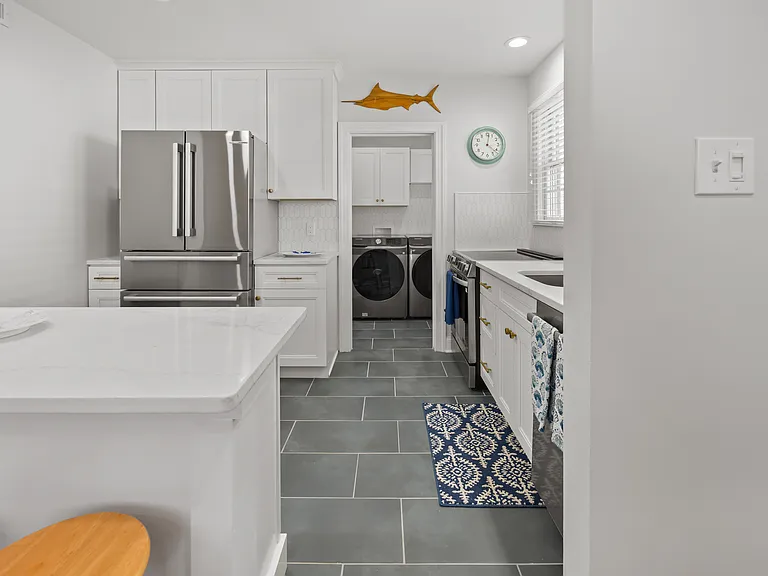 8805 Monmouth Ave — Photo 9