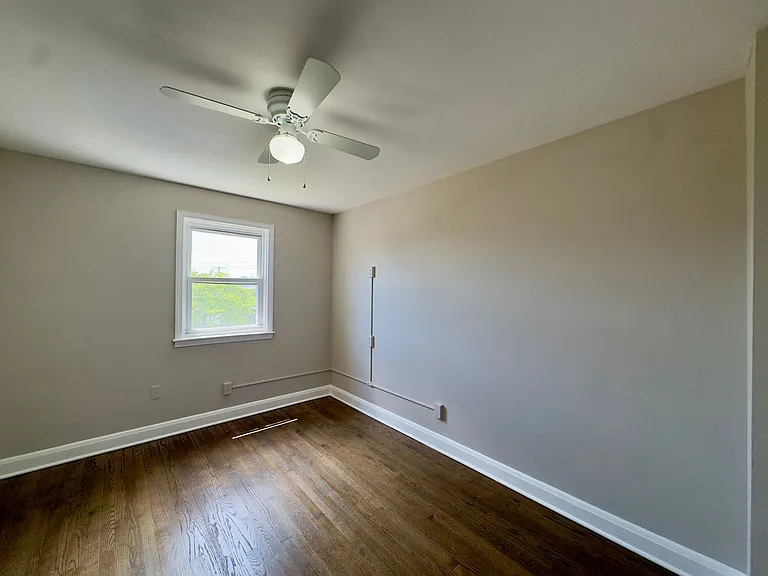 433 Oakwood Rd — Photo 11