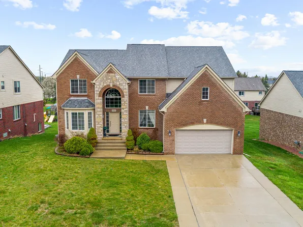 6960 Norway Dr, Troy, MI 48085