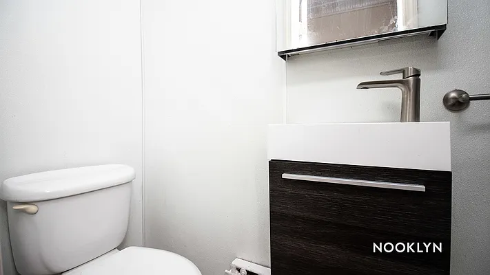 Rented by Nooklyn NYC LLC | media 9