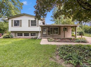 2923 Burlington Ct, Ann Arbor, MI 48105