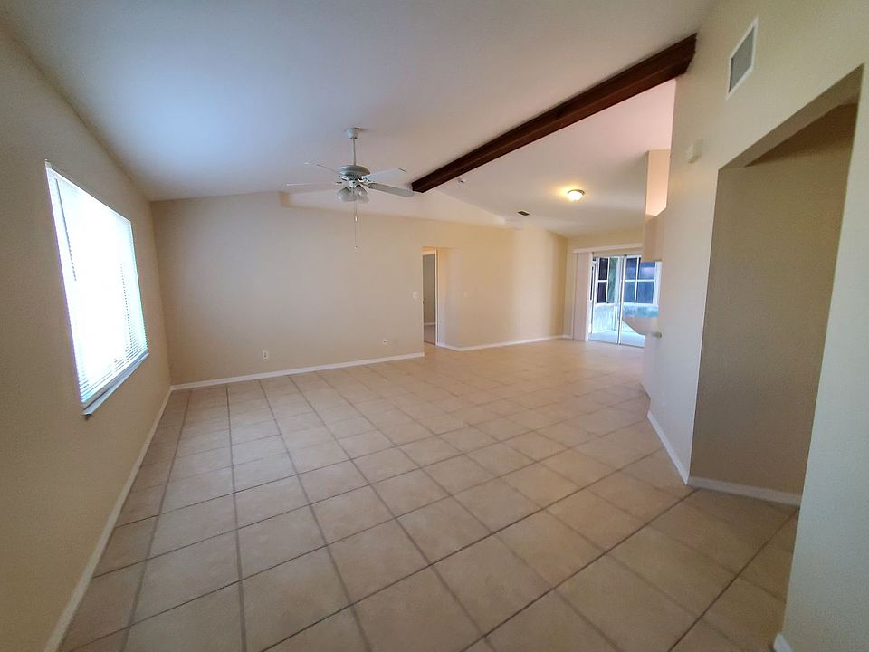 1st image of 1436 SE 33rd Ter