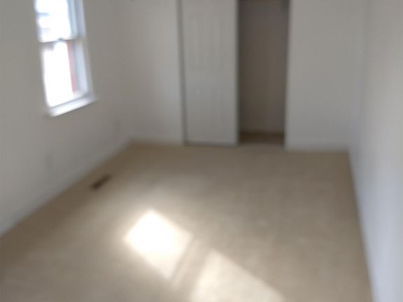 4th image of 319 W 15th Ave