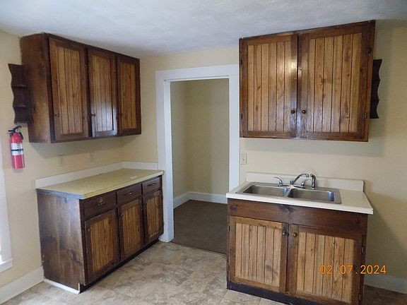 4th image of 402 W 5th St #404-B