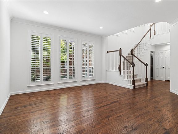 3rd image of 4905 Rockcreek Ln