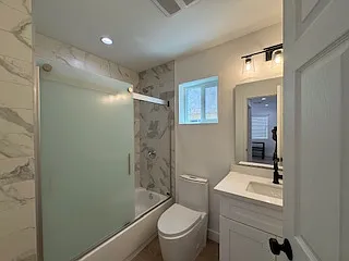 818 E 87th Pl — Photo 6
