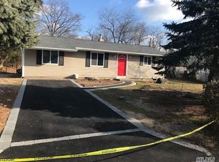 11 Nicoll Ave, Central Islip, NY