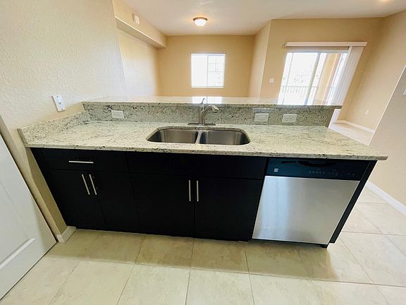 5th image of 13180 Bella Casa Cir #397