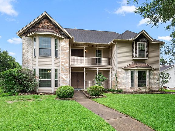 2nd image of 814 Palm Grove Cir