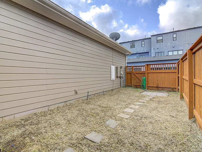 2409 Moreno St — Photo 26