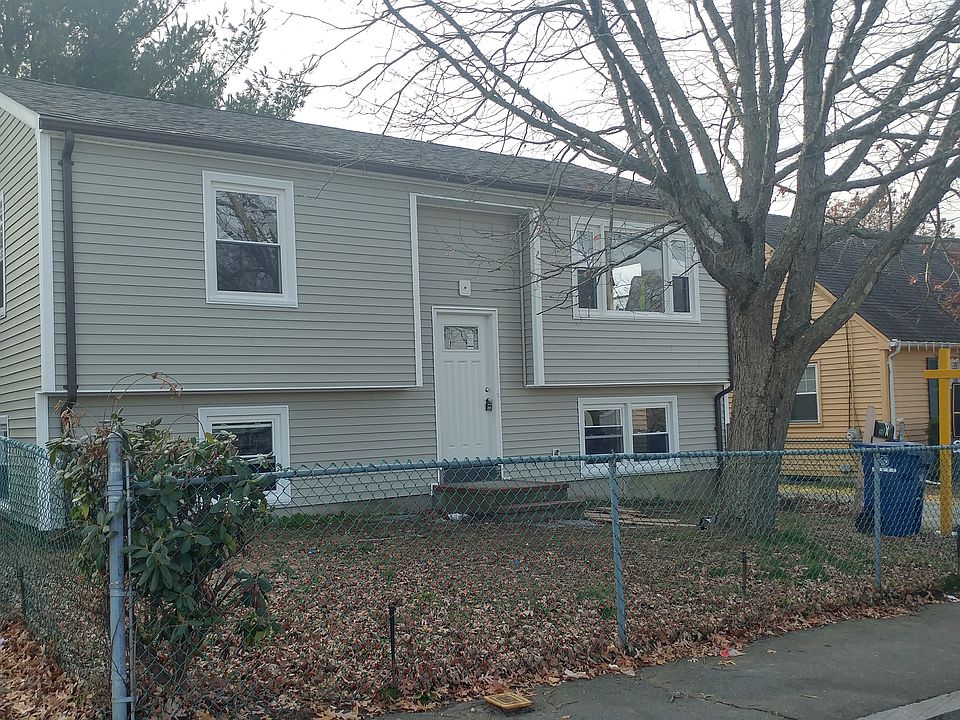 New Roof & Vinyl Siding!!