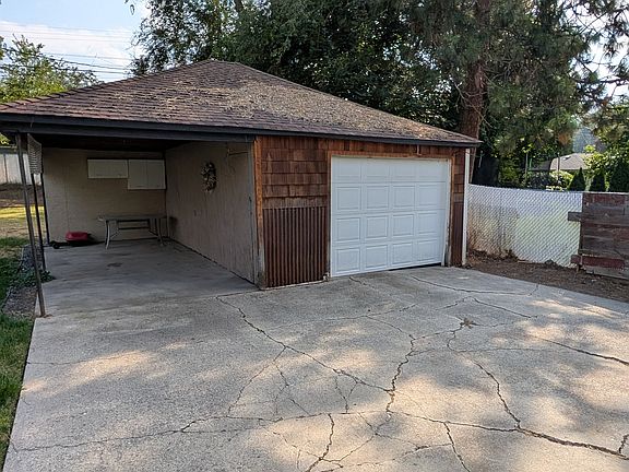 3rd image of 3320 E 19th Ave