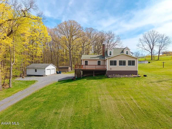 307 Sleek Rd, New Paris, PA 15554