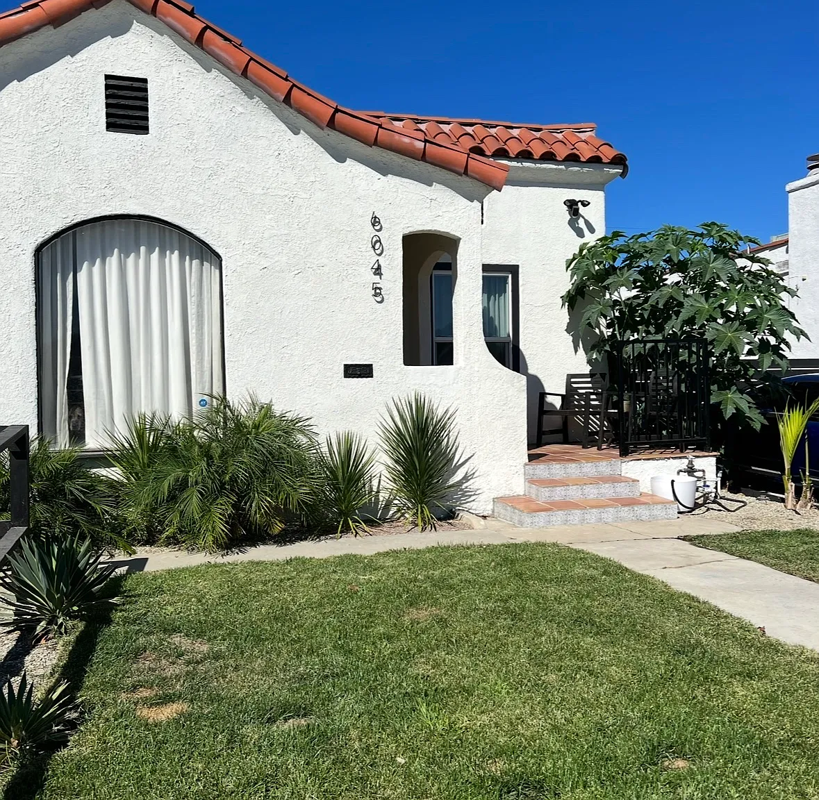 3 bed, 1008 sqft, $4,500 — Photo 2