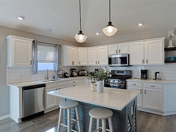 4th image of 1451 Rosedale Way